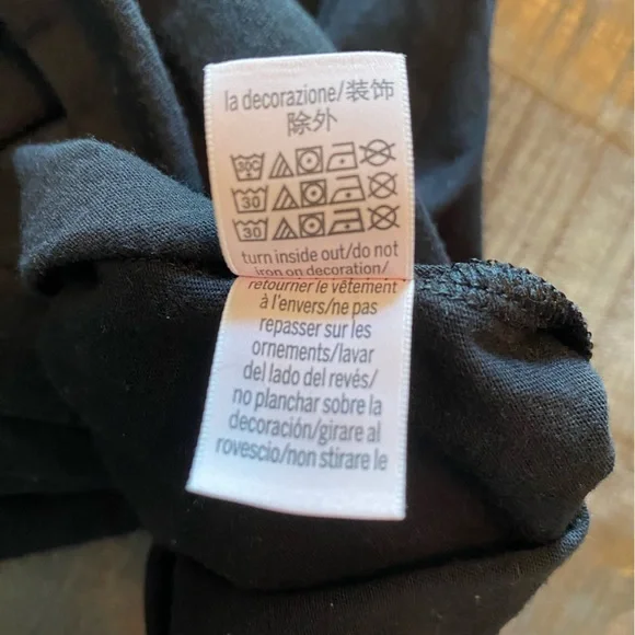 Victoria’s Secret Black T-shirt with black logo Small - Picture 4 of 6